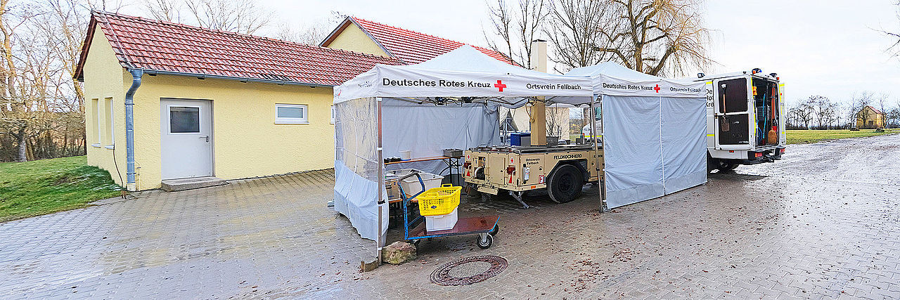 Feldküche und Gerätewagen Verpflegung